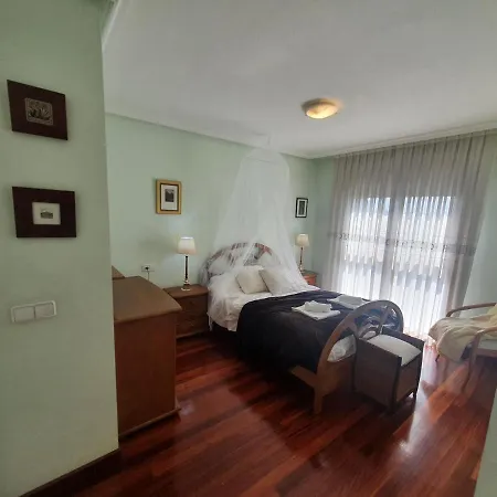 Acacias - Piso Amplio En Playa De Poniente 6 Personas Con Garaje - Vut-2654-as *